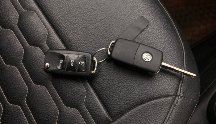 2019 Volkswagen Polo HIGHLINE PLUS 1.0 16 ALLOY, Petrol, Manual, 84,906 km, Key Close Up