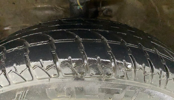 2010 Maruti Wagon R 1.0 LXI, Petrol, Manual, 62,857 km, Left Front Tyre Tread