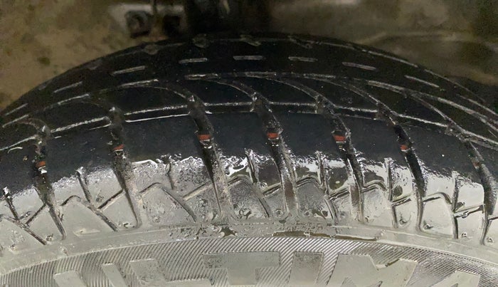 2010 Maruti Wagon R 1.0 LXI, Petrol, Manual, 62,857 km, Right Front Tyre Tread