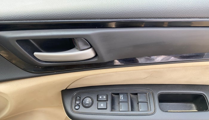 2018 Honda Amaze 1.2L I-VTEC V CVT, Petrol, Automatic, 48,793 km, Driver Side Door Panels Control