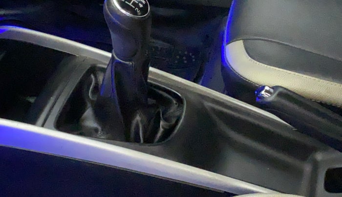 2018 Maruti Baleno DELTA PETROL 1.2, Petrol, Manual, 33,756 km, Gear lever - Boot Cover minor damage