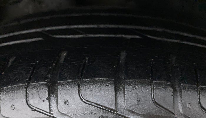 2015 Toyota Camry 2.5 AT, Petrol, Automatic, 66,402 km, Right Rear Tyre Tread