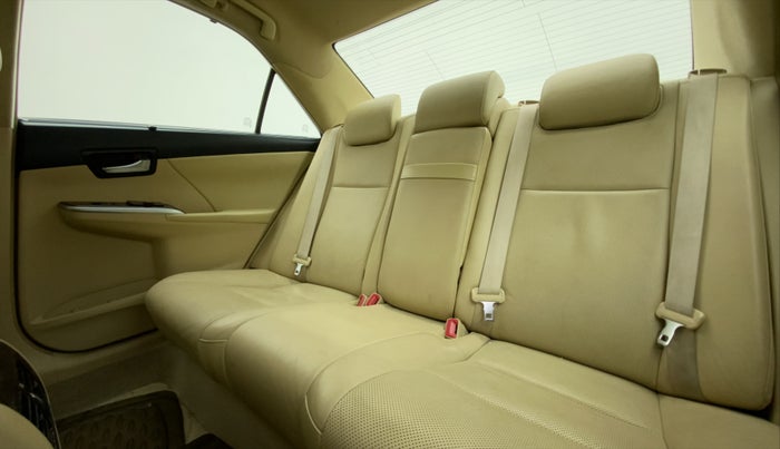 2015 Toyota Camry 2.5 AT, Petrol, Automatic, 66,402 km, Right Side Rear Door Cabin