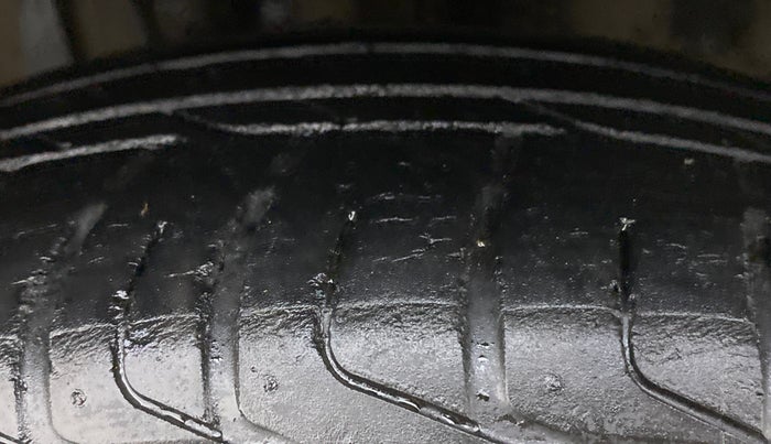 2015 Toyota Camry 2.5 AT, Petrol, Automatic, 66,402 km, Left Front Tyre Tread