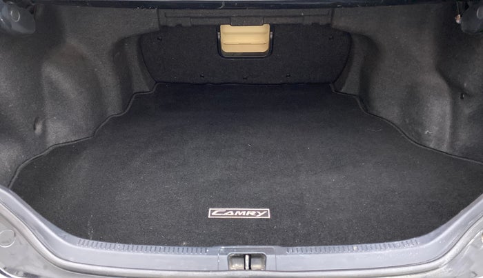 2015 Toyota Camry 2.5 AT, Petrol, Automatic, 66,402 km, Boot Inside