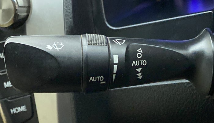 2015 Toyota Camry 2.5 AT, Petrol, Automatic, 66,402 km, Rain Sensing Wipers
