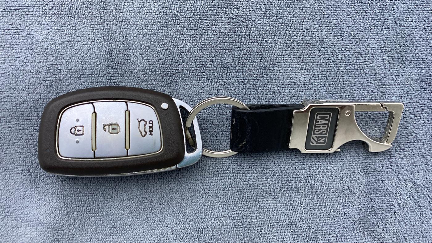 2015 Hyundai Elite i20 ASTA 1.2, Petrol, Manual, 1,06,320 km, Key Close-up