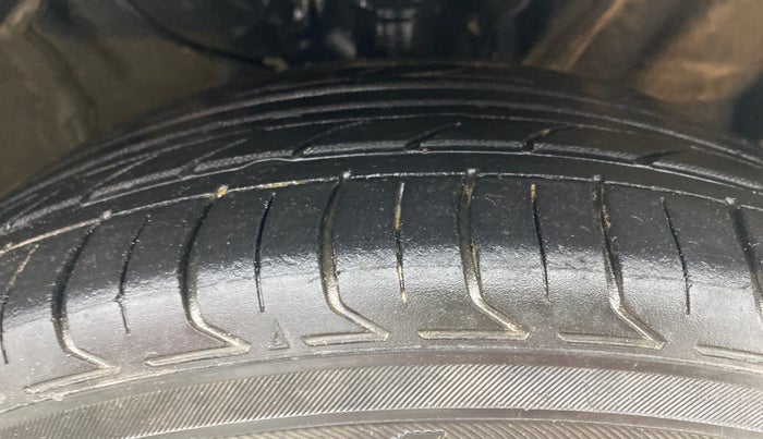 2020 KIA SELTOS HTX 1.5 PETROL, Petrol, Manual, 1,03,939 km, Right Front Tyre Tread