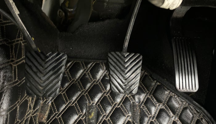 2020 KIA SELTOS HTX 1.5 PETROL, Petrol, Manual, 1,03,939 km, Pedals