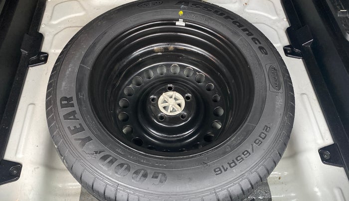 2020 KIA SELTOS HTX 1.5 PETROL, Petrol, Manual, 1,03,939 km, Spare Tyre