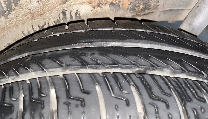 2017 Maruti Wagon R 1.0 VXI, Petrol, Manual, 57,641 km, Left Rear Tyre Tread