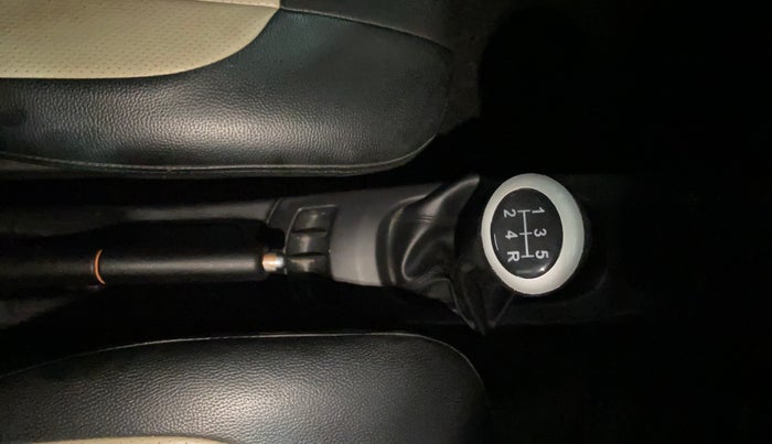 2017 Maruti Wagon R 1.0 VXI, Petrol, Manual, 57,641 km, Gear Lever