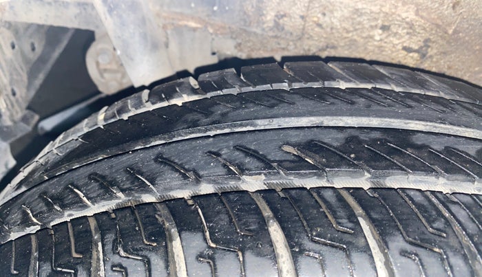 2017 Maruti Wagon R 1.0 VXI, Petrol, Manual, 57,641 km, Right Rear Tyre Tread