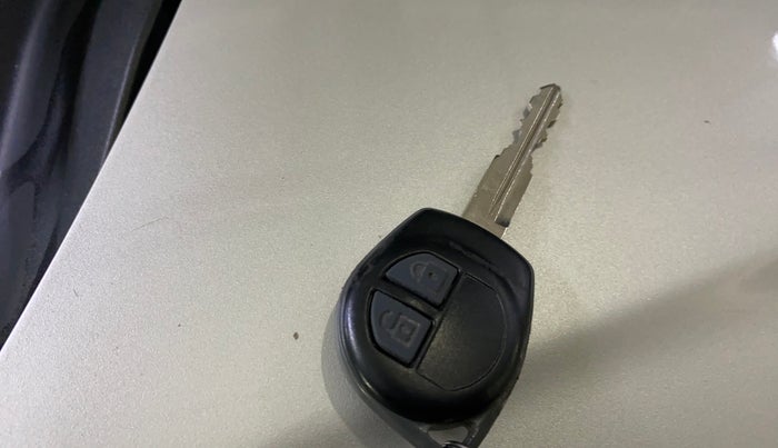 2017 Maruti Wagon R 1.0 VXI, Petrol, Manual, 57,641 km, Key Close Up