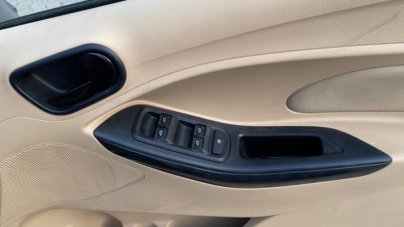 2018 Ford Figo Aspire TITANIUM 1.2 PETROL, Petrol, Manual, 49,578 km, Driver Side Door Panels Control