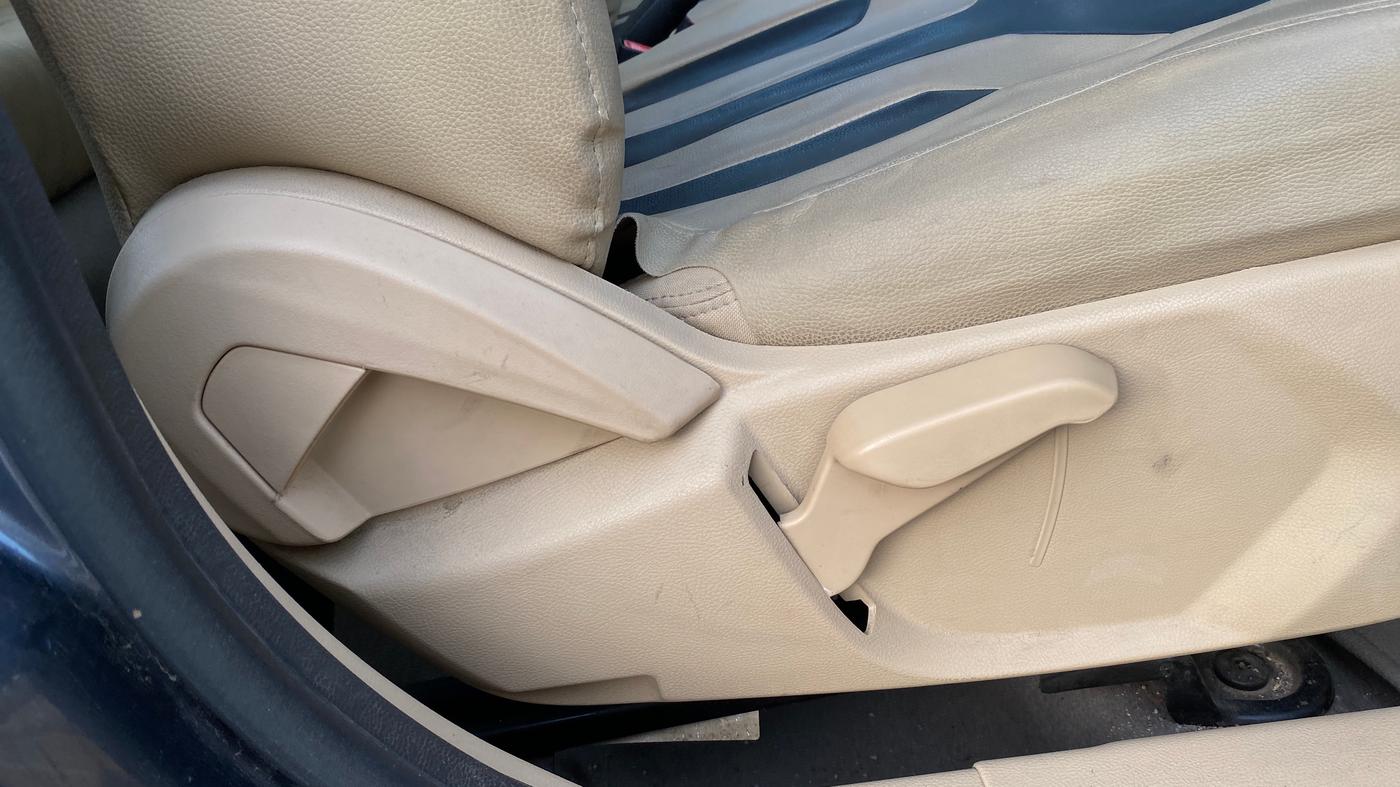 2018 Ford Figo Aspire TITANIUM 1.2 PETROL, Petrol, Manual, 49,578 km, Driver Side Adjustment Panel