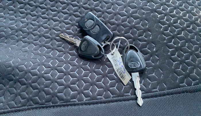 2013 Tata Nano LX, Petrol, Manual, 11,667 km, Key Close Up