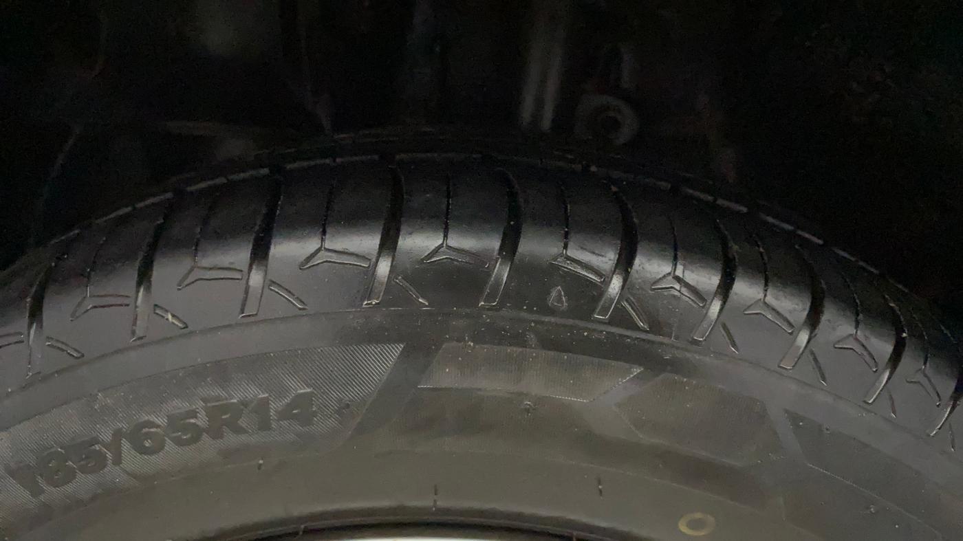 2017 Mahindra KUV 100 NXT K4+ D 6 STR, Diesel, Manual, 1,05,992 km, Left Front Tyre Tread