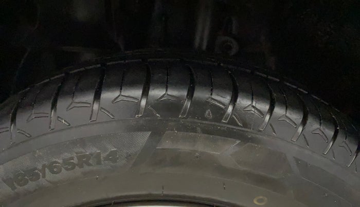 2017 Mahindra KUV 100 NXT K4+ D 6 STR, Diesel, Manual, 1,05,987 km, Left Front Tyre Tread