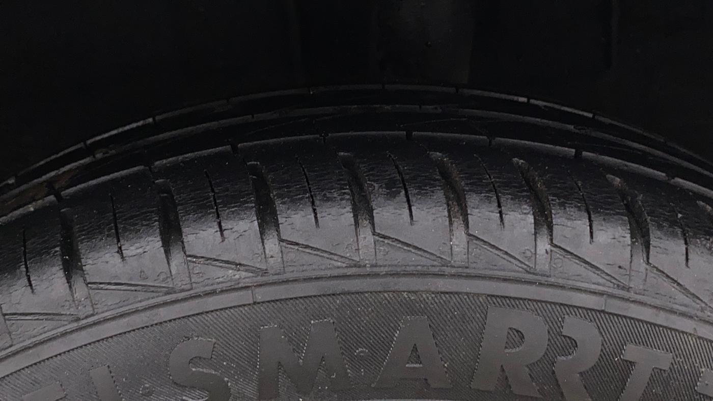 2022 Renault Kwid RXT 1.0, Petrol, Manual, 17,539 km, Left Rear Tyre Tread