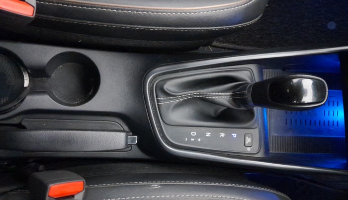 2022 Hyundai NEW I20 ASTA (O) 1.0 TURBO GDI DCT, Petrol, Automatic, 33,215 km, Gear Lever