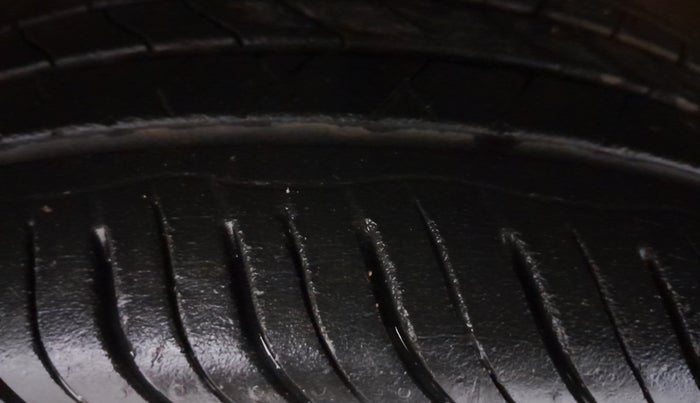 2022 Hyundai NEW I20 ASTA (O) 1.0 TURBO GDI DCT, Petrol, Automatic, 33,215 km, Left Front Tyre Tread