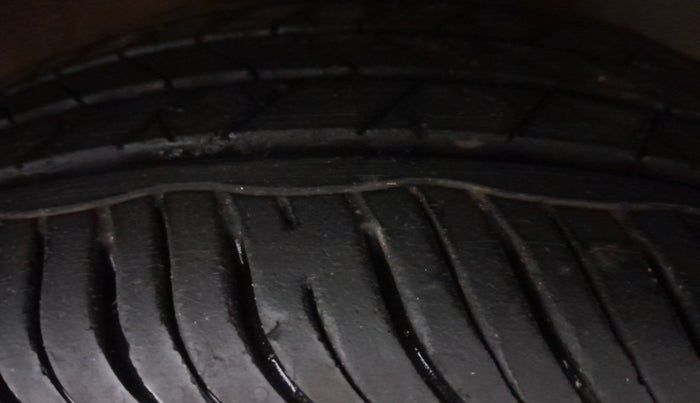 2022 Hyundai NEW I20 ASTA (O) 1.0 TURBO GDI DCT, Petrol, Automatic, 33,215 km, Right Front Tyre Tread