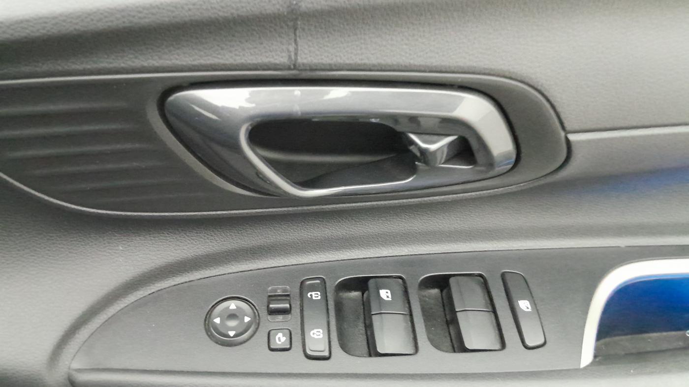 2022 Hyundai NEW I20 ASTA (O) 1.0 TURBO GDI DCT, Petrol, Automatic, 33,201 km, Driver Side Door Panels Control
