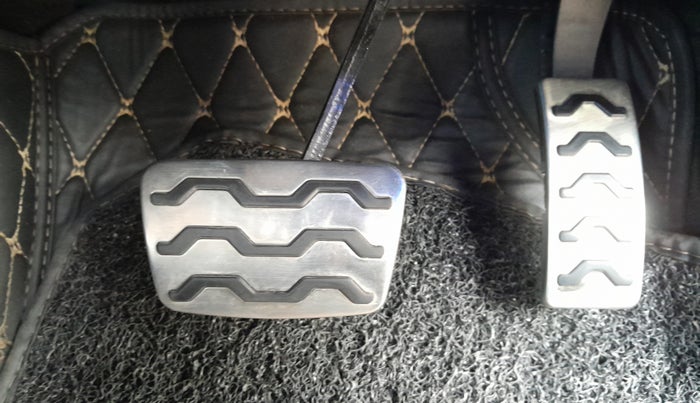 2022 Hyundai NEW I20 ASTA (O) 1.0 TURBO GDI DCT, Petrol, Automatic, 33,215 km, Pedals