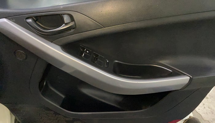 2022 Tata NEXON XM DIESEL, Diesel, Manual, 92,447 km, Driver Side Door Panels Control