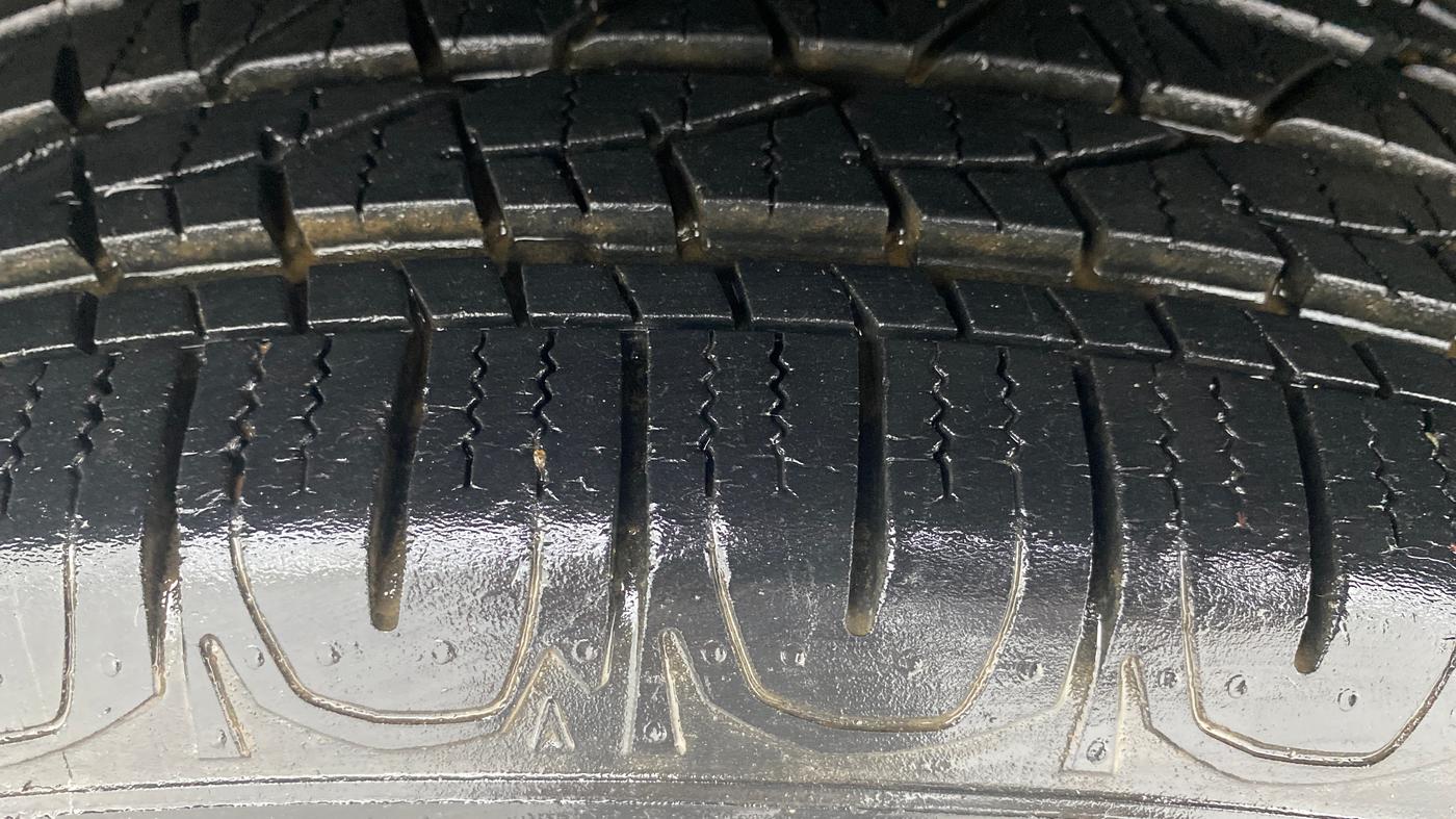2019 Jeep Compass LONGITUDE (O) 1.4 PETROL AT, Petrol, Automatic, 21,631 km, Left Front Tyre Tread