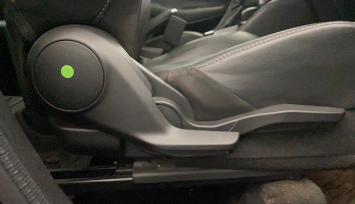 2023 Toyota URBAN CRUISER HYRYDER V AT NEO DRIVE, Petrol, Automatic, 28,770 km, Driver Side Adjustment Panel