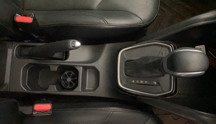 2023 Toyota URBAN CRUISER HYRYDER V AT NEO DRIVE, Petrol, Automatic, 28,770 km, Gear Lever