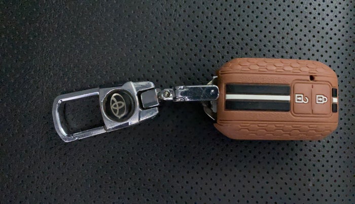 2023 Toyota URBAN CRUISER HYRYDER V AT NEO DRIVE, Petrol, Automatic, 28,770 km, Key Close Up