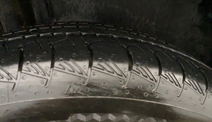 2023 Toyota URBAN CRUISER HYRYDER V AT NEO DRIVE, Petrol, Automatic, 28,770 km, Right Rear Tyre Tread