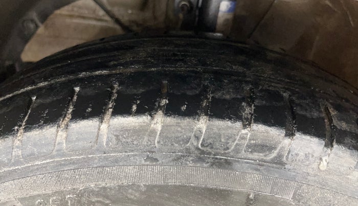 2018 Maruti Dzire VXI AMT, Petrol, Automatic, 48,114 km, Left Front Tyre Tread
