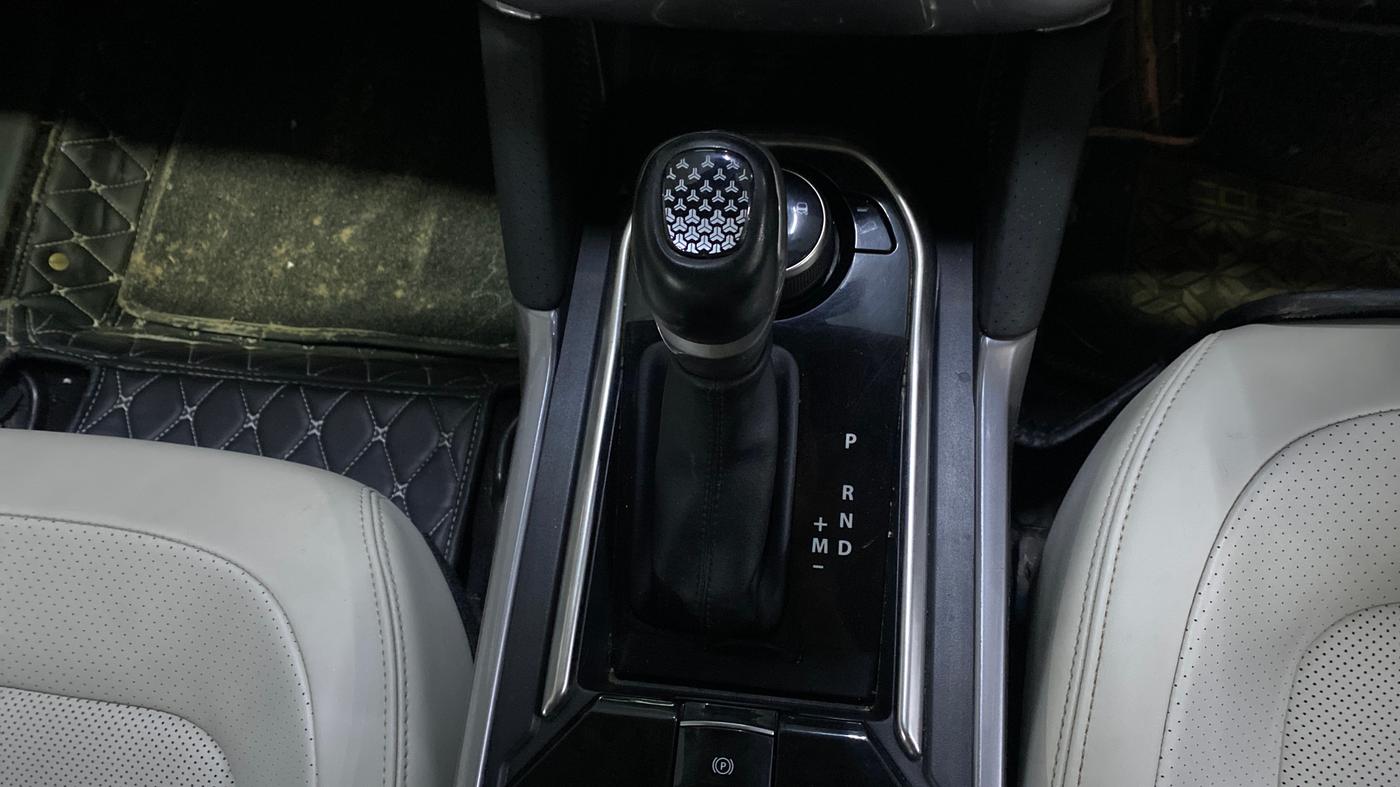 2022 Tata Safari XZA PLUS, Diesel, Automatic, 84,595 km, Gear Lever