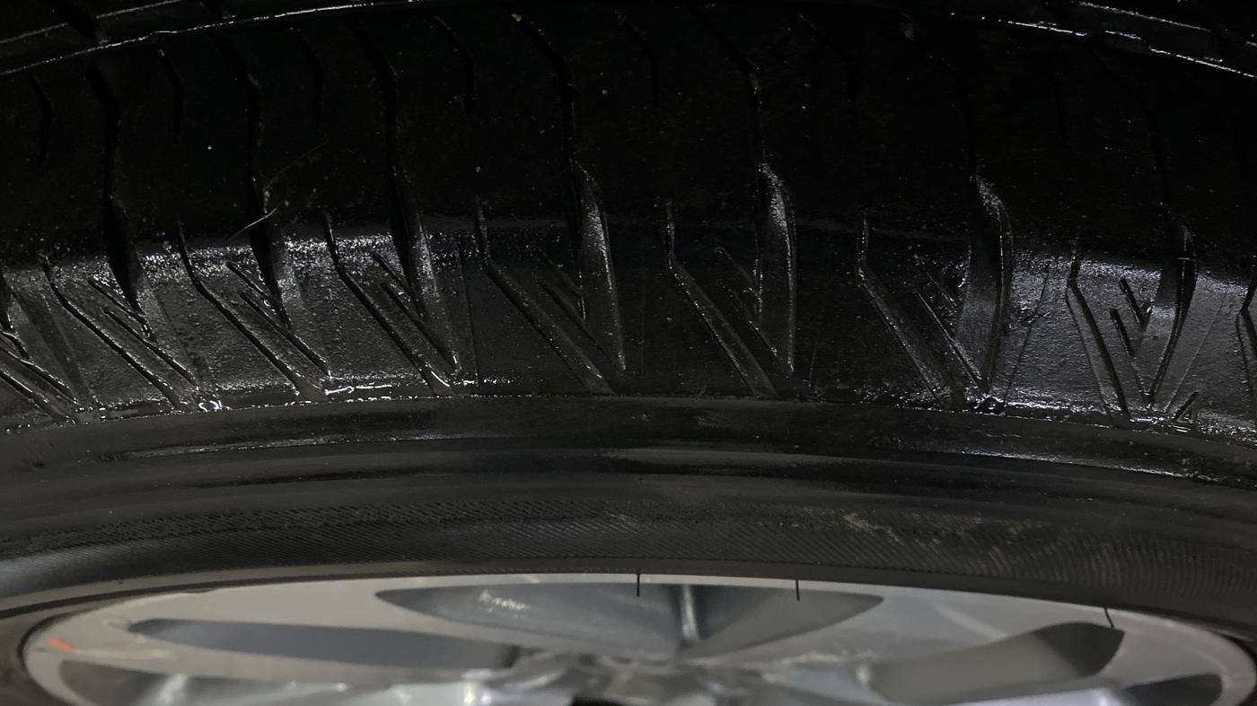 2022 Tata Safari XZA PLUS, Diesel, Automatic, 84,595 km, Right Rear Tyre Tread