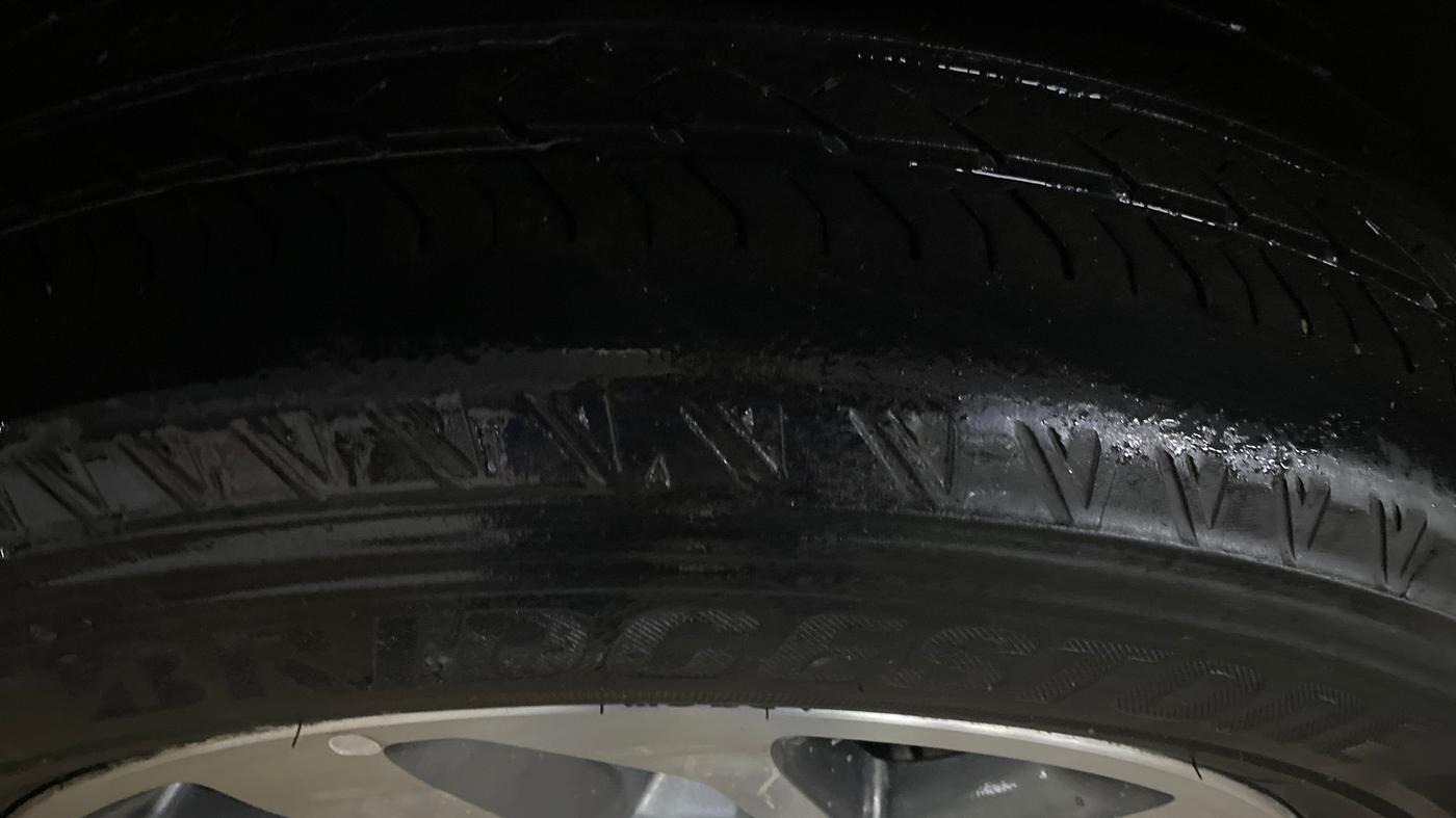 2022 Tata Safari XZA PLUS, Diesel, Automatic, 84,595 km, Left Rear Tyre Tread