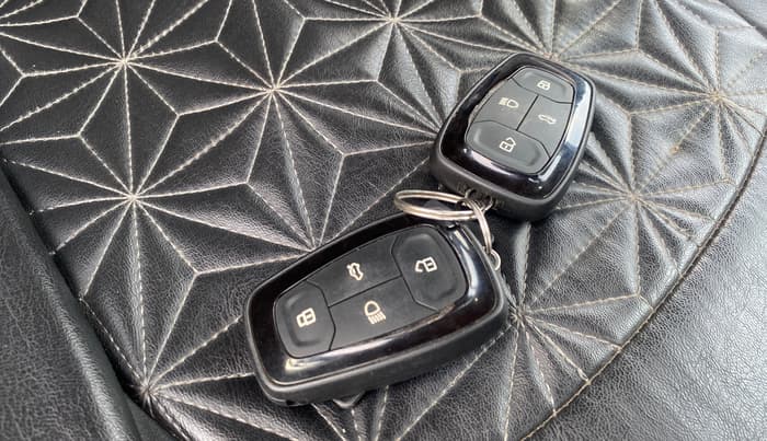 2019 Tata NEXON XZ PLUS PETROL, Petrol, Manual, 71,548 km, Key Close Up