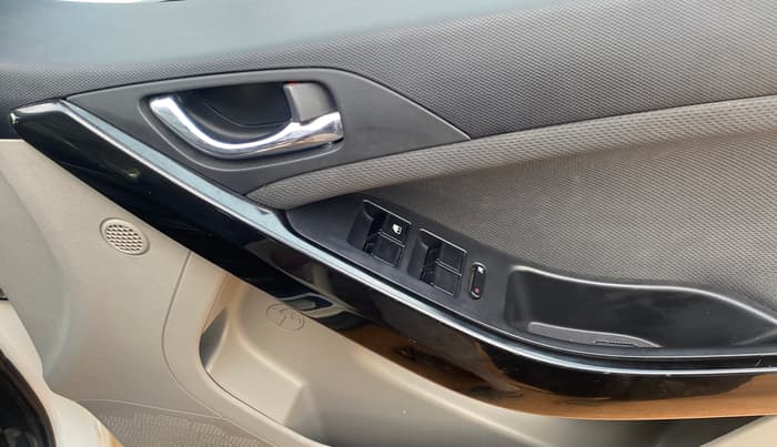 2019 Tata NEXON XZ PLUS PETROL, Petrol, Manual, 71,548 km, Driver Side Door Panels Control