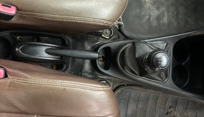 2017 Toyota Etios GD, Diesel, Manual, 86,895 km, Gear Lever