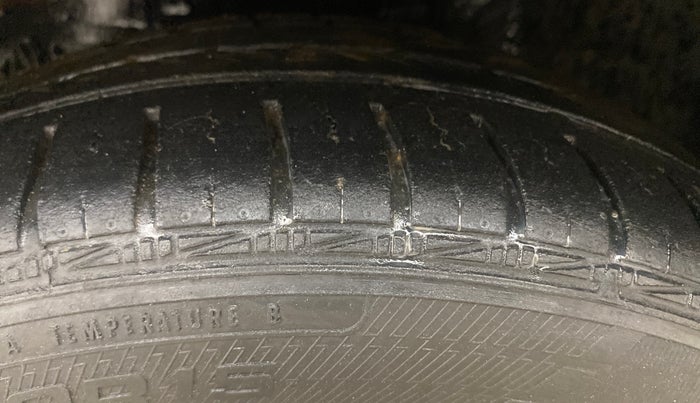 2017 Toyota Etios GD, Diesel, Manual, 86,895 km, Left Front Tyre Tread