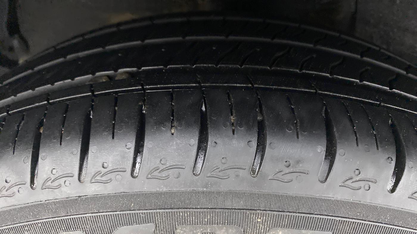 2021 Hyundai AURA SX+ AT, Petrol, Automatic, 3,994 km, Right Rear Tyre Tread