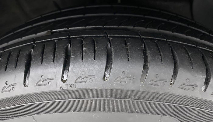 2021 Hyundai AURA SX+ AT, Petrol, Automatic, 3,994 km, Right Front Tyre Tread