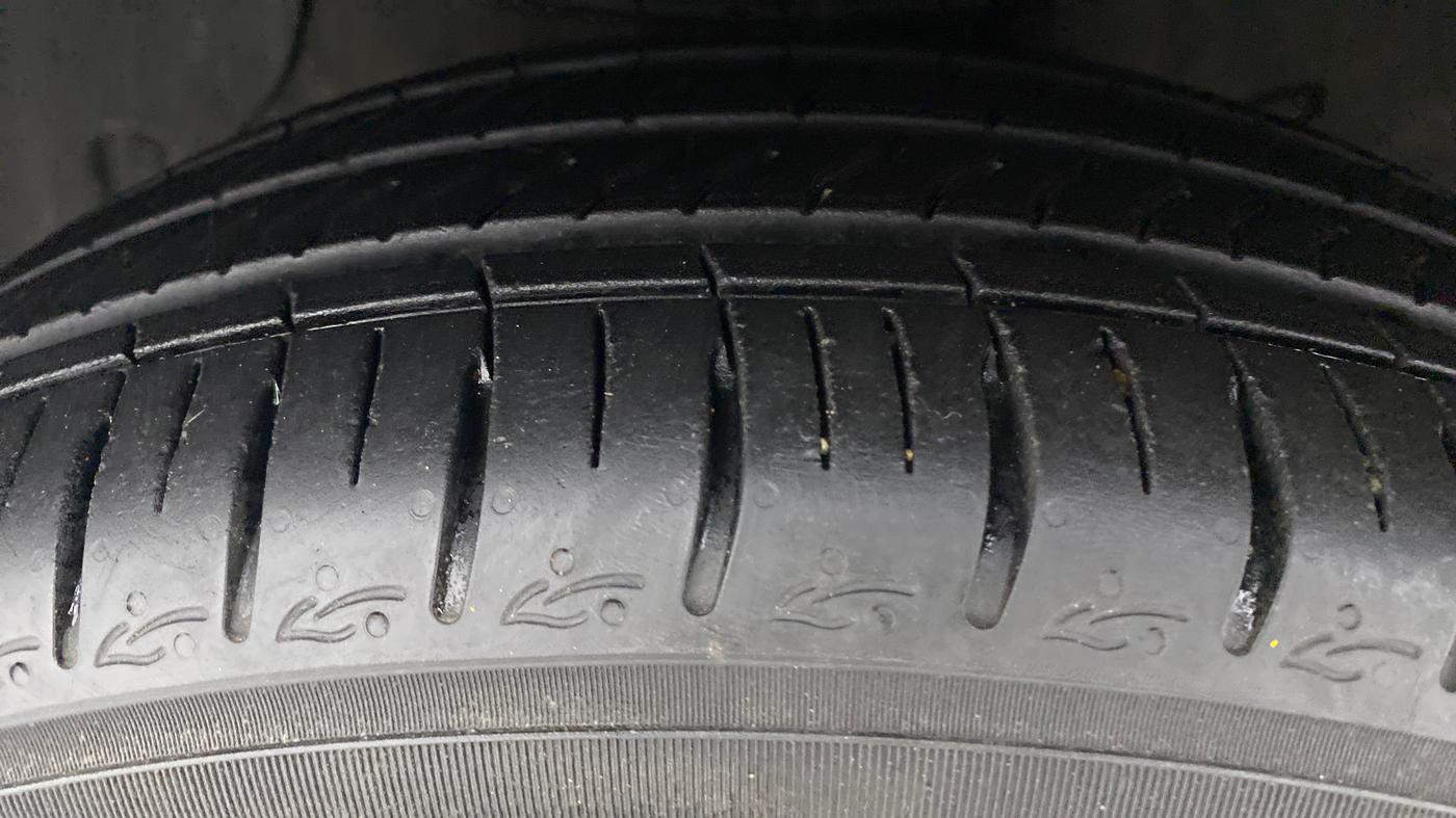 2021 Hyundai AURA SX+ AT, Petrol, Automatic, 3,994 km, Left Front Tyre Tread