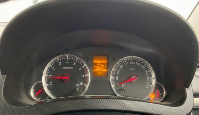 2014 Maruti Swift VXI, Petrol, Manual, 1,06,526 km, Odometer Image