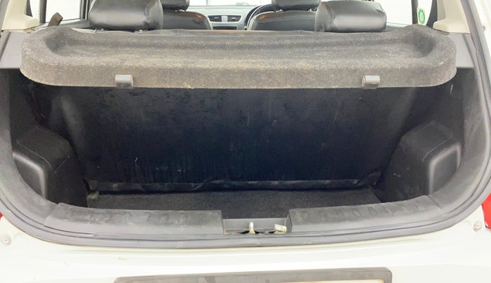 2014 Maruti Swift VXI, Petrol, Manual, 1,06,526 km, Boot Inside