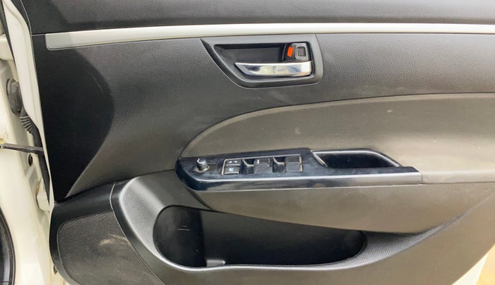 2014 Maruti Swift VXI, Petrol, Manual, 1,06,526 km, Driver Side Door Panels Control