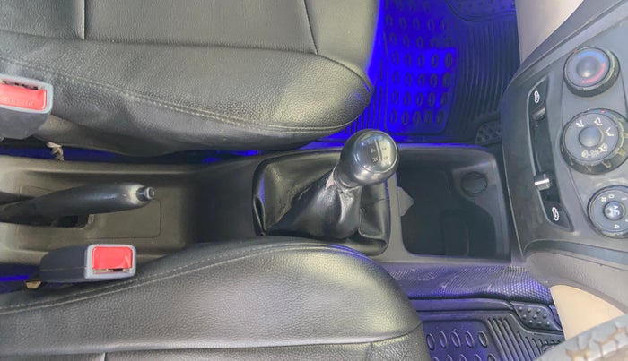 2013 Hyundai Eon MAGNA +, Petrol, Manual, 1,36,525 km, Gear Lever